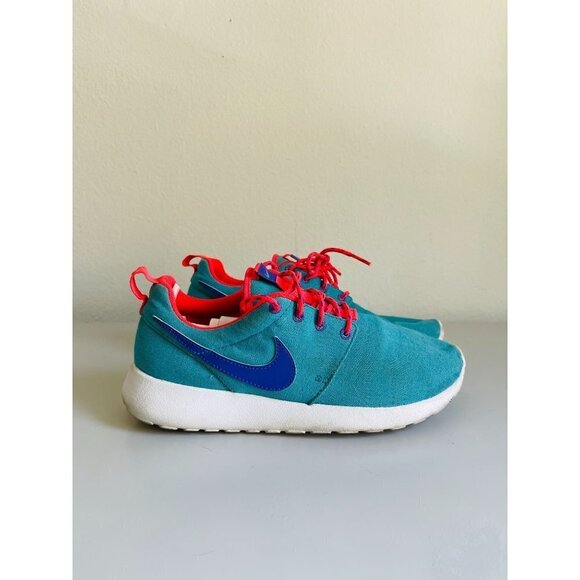 Nike Classic Color Block Sneakers - in excellent condition W 6.5 & Youth 6 - Picture 1 of 5